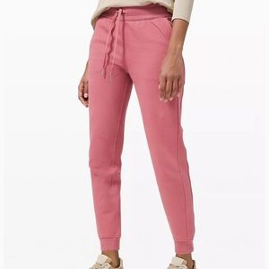 NWT lululemon scuba jogger 10
